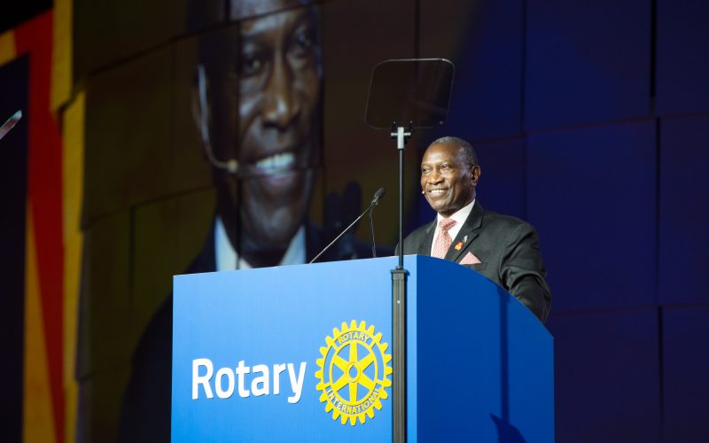 Uczcijmy pamięć zmarłego Prezydenta Elekta Rotary International