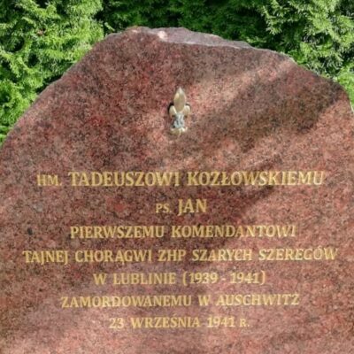 240 Pomnik T. Kozłowskiego 1 (1)