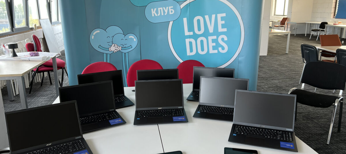 Komputery do nauki dla dzieci uchodźców z Ukrainy