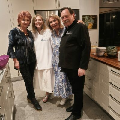 Danuta Cieśla oraz gospodynie wieczoru i autor