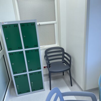 Szafki z zamknieciem dla rodziców