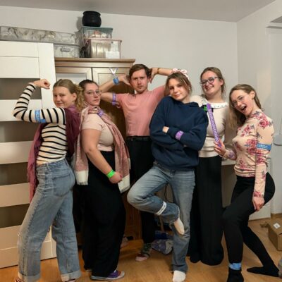 Kraków-Wawel _ Przygotowanie paczek odblasków dla innych klubów (1)