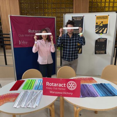 Victory - Członkowie klubu pozującycy z odblaskami (1)